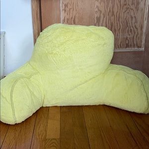 Bed rest pillow